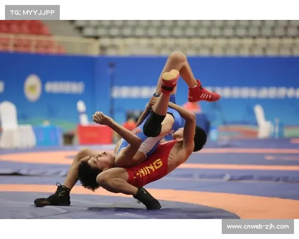 河南青少年摔跤冠军赛古典式对决：郑州选手摘得1金2银10铜