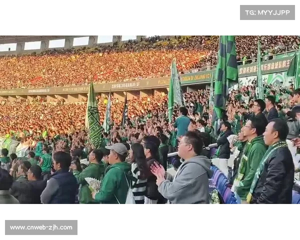 现场球迷展示巨幅TIFO，致敬俱乐部传奇。