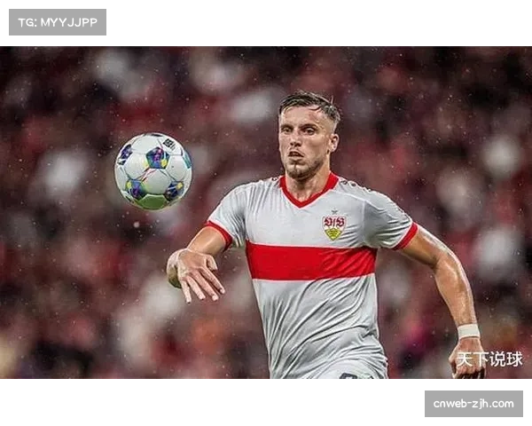 特写：终场后，斯图加特老将独自加练射门，回应近期效率质疑